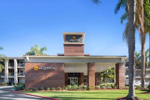 La Quinta by Wyndham Orange County Airport