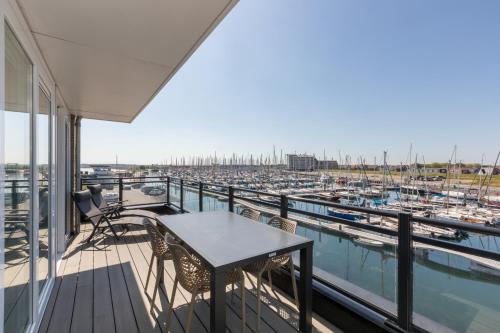  Vakantiewoning aan het water - met 2 balkons - Vista Maris - Nr 16 in Sint-Annaland