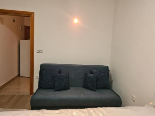 Studio with Balcony image 5