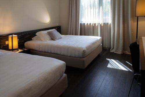 2 double beds