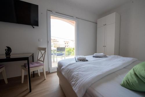 Studio with Sea View image 4