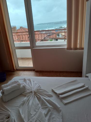 Double or Twin Room with Balcony image 10