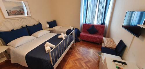 Napol-In, Naples