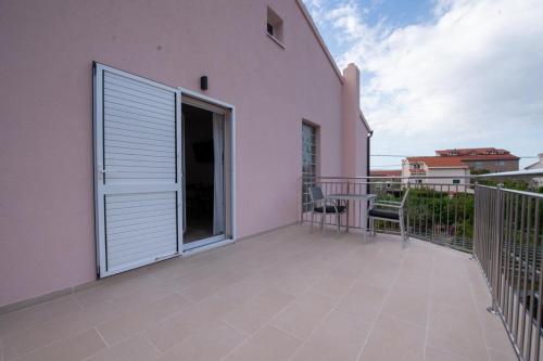 Studio with Garden View image 1
