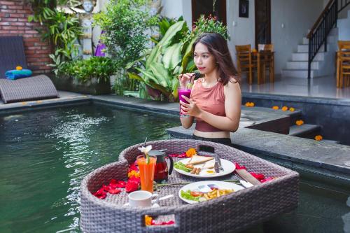 Ubudku Villas - Tap to explore photos