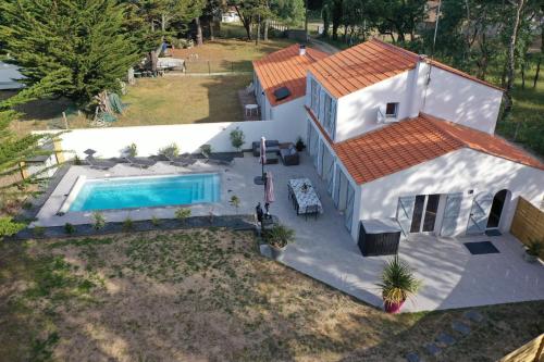 Villa avec piscine pour 8 in 聖熱昂德蒙特