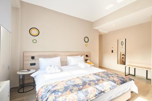 1 queen bed, 1 sofa bed