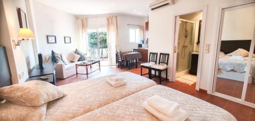 Skol 329 – Spacious Beachfront Studio with Sea Views 1