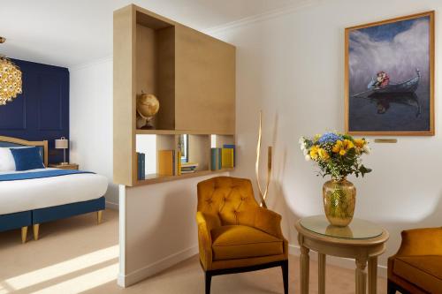 room detail thumbnail 1