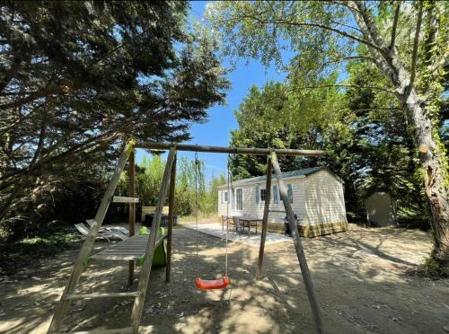 Logement 2 chambres avec jacuzzi sur terrain en pleine nature Logement 2 chambres avec jacuzzi sur terrain en pleine nature