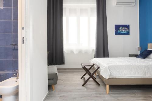 Double Room with Private Bathroom image 4