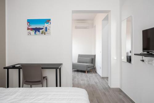 Triple Room with Private Bathroom image 8