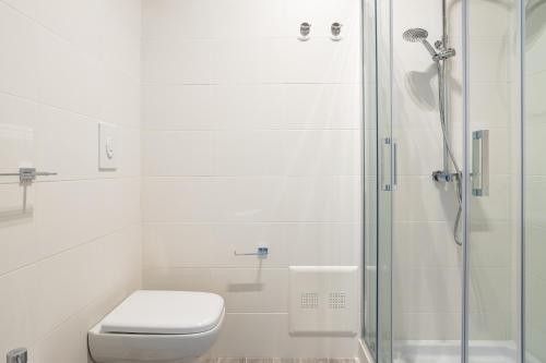 Triple Room with Private Bathroom image 7