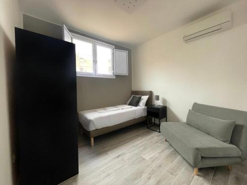 Triple Room with Private Bathroom image 2