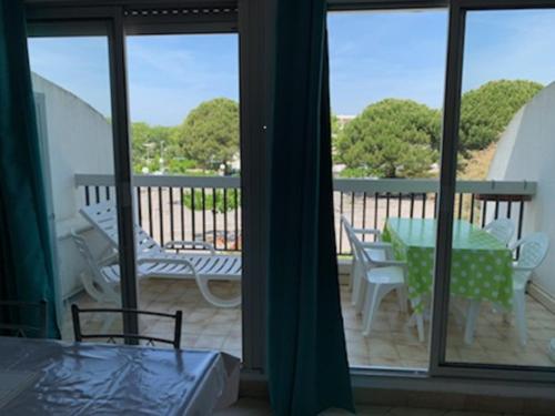 Studio room in Vittoria Immobilier 9 -REGLEMENT SUR PLACE - chèques vacances acceptés