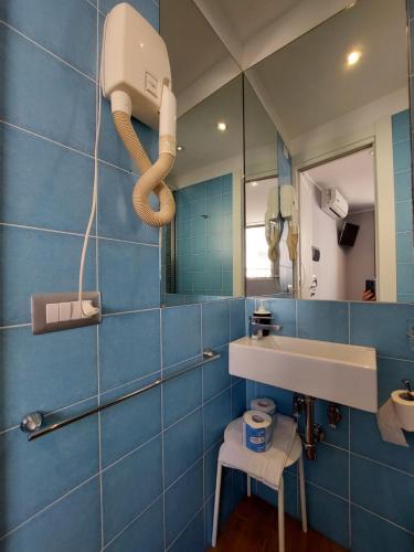 Economy Double Room image 10