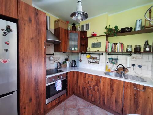 Przytulna kawalerka z ogrodem in Zakoniczyn