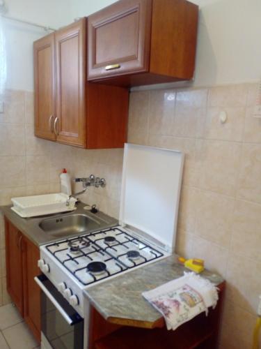 Abádi Karmazsin Ház (Abadi Karmazsin Haz) in Abadszalok