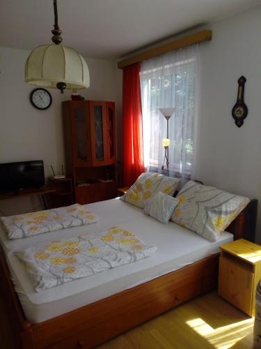 Abadi Karmazsin haz in 阿巴德薩洛克