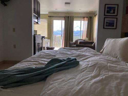 Pikes Peak Paradise Bed and Breakfast image 5