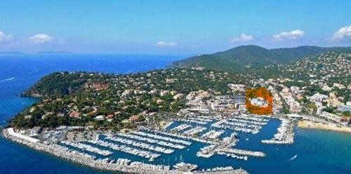Spacious Marina & See view appartment - Location saisonnière - Cavalaire-sur-Mer