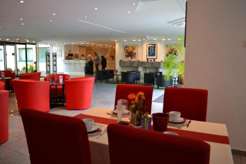 Lenas West Hotel - image 7