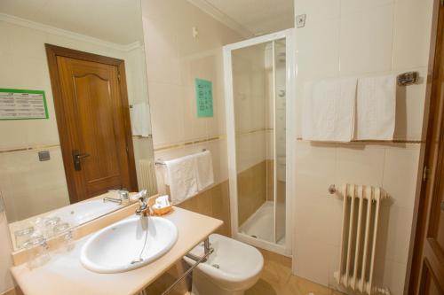 Hotel Reyes Catolicos - image 7