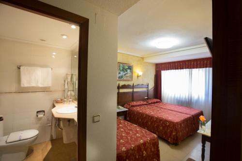 Hotel Reyes Catolicos - image 3