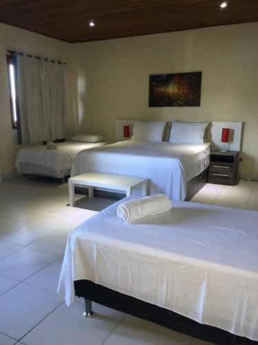 1 double bed, 2 twin beds