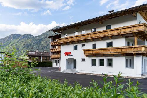 Max Studios & Apartments - Zillertal - Accommodation - Schlitters