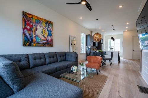 Downtown ATL Modern Home - Private Rooftop Terrace in Atlanta, USA