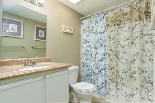 Beautiful views of marsh water golf course Near the beach and a pier nearby - image 5