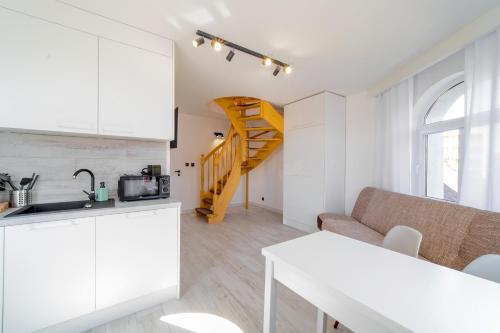 One-Bedroom Apartment image 5
