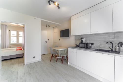 One-Bedroom Apartment room in Dobre smaki at Wczasowa8 sea resort