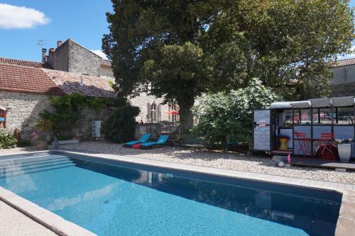 Úszómedence, Au Bonheur d'Alphonse in Prayssas