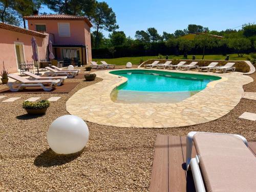 Domaine Le Mas Sans Soucis chambre d'hôte Broves en Seillans