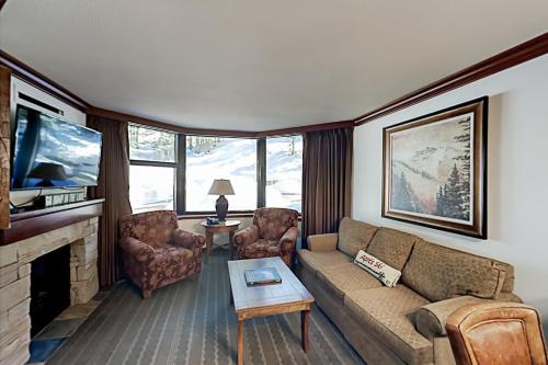 Resort at Squaw Creek's 317 & 319 - Apartment - Olympic Valley