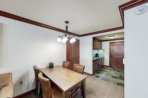 Resort at Squaw Creek's 317 & 319, Olympic Valley (foto 5)