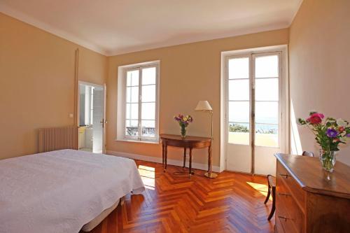 Magnifique appartement d'époque avec Vue Mer 4 personnes avec terrasse Le Port Nice - image 6