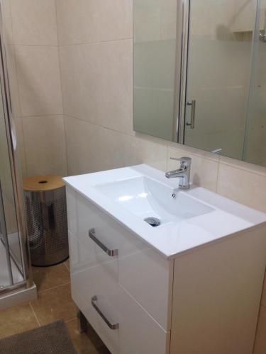 Standard Apartment image 8