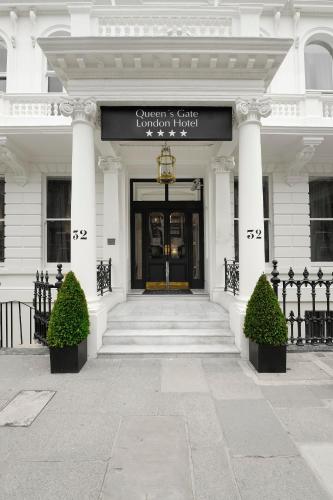 The Queens Gate Hotel - image 11