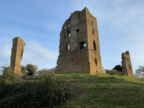 Grooms Cottage next to Sheriff Hutton Castle