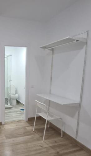 Hostal Vara Madrid Room Type - Family Room