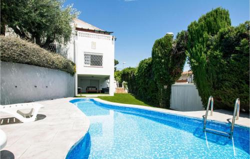 Piscina, Amazing home in Alella with 5 Bedrooms, WiFi and Outdoor swimming pool in Alella