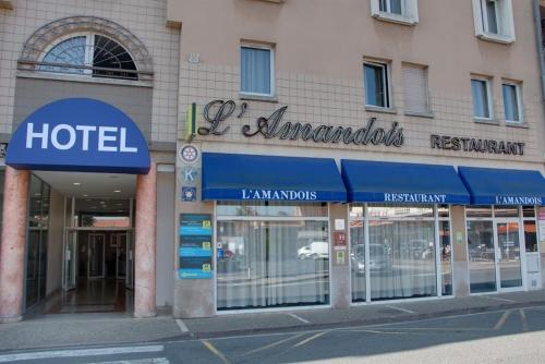 Hotel Restaurant l'Amandois Saint-Amand-Montrond France