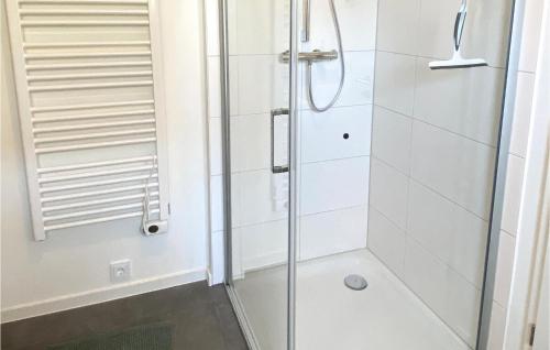 Two-Bedroom Holiday Home image 8