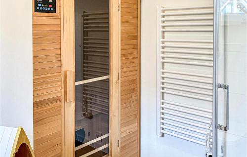Two-Bedroom Holiday Home image 7