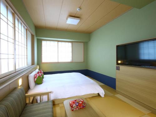 room detail thumbnail 1