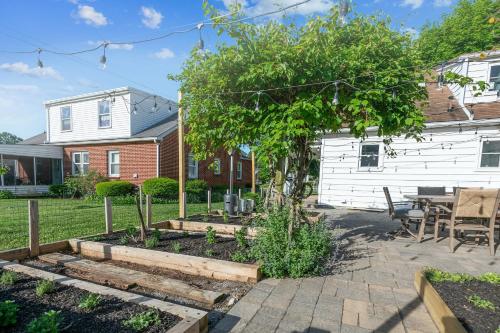 "Sweet Serenity" Stay 10 Minutes from Hershey home "Sweet Serenity" Stay 10 Minutes from Hershey home