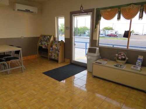 Executive Inn Laguna Vista - 로비
